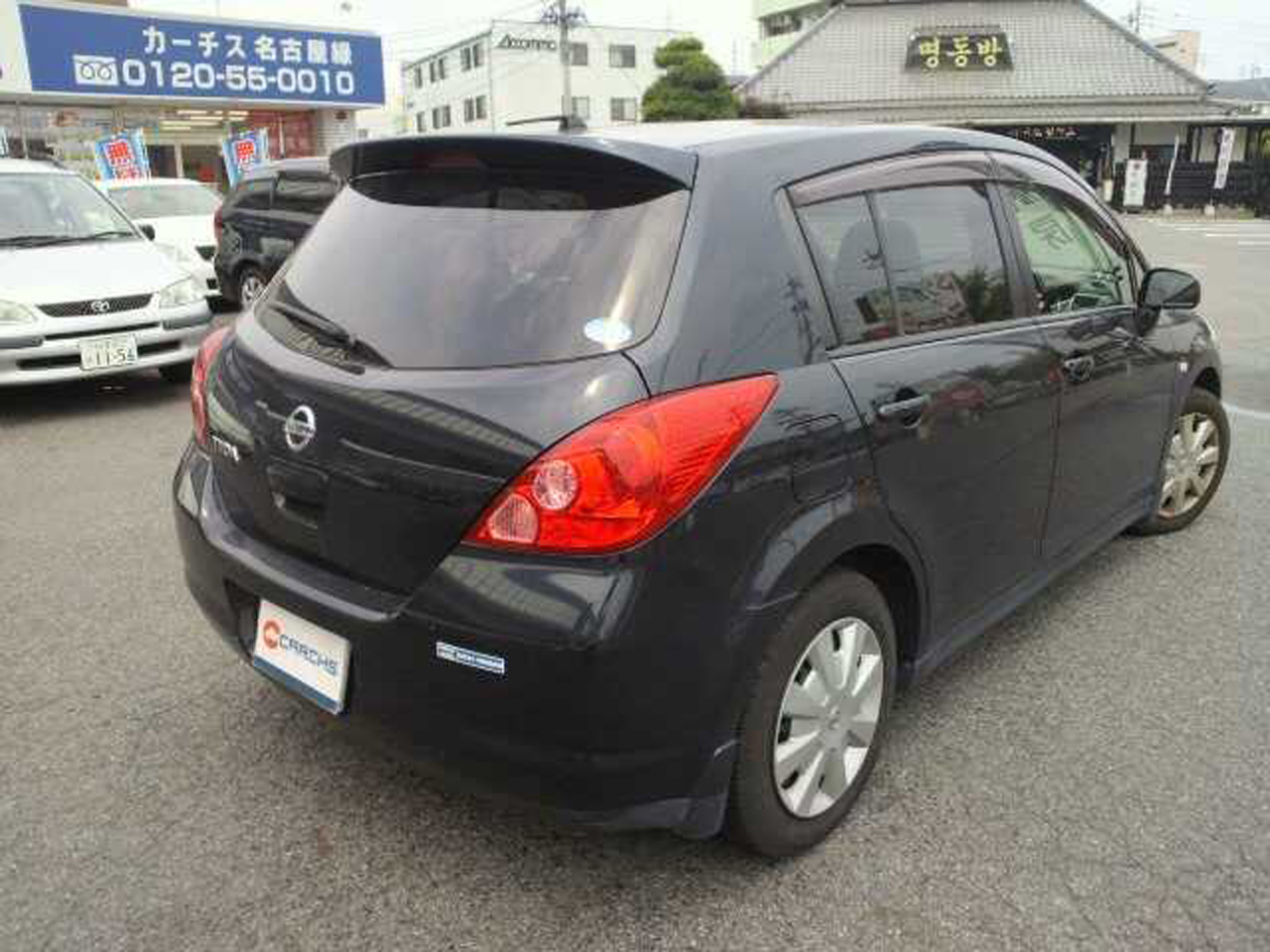 Spoiler for nissan tiida