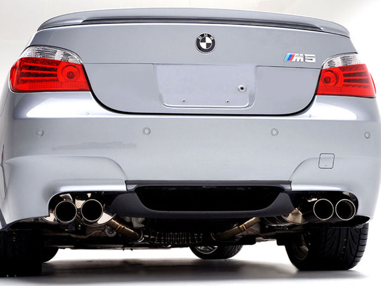 Задняя на бмв е60. BMW e60 Ducktail. BMW e60 Rear. BMW M Tex e60 зад. BMW e60 задний бампер.